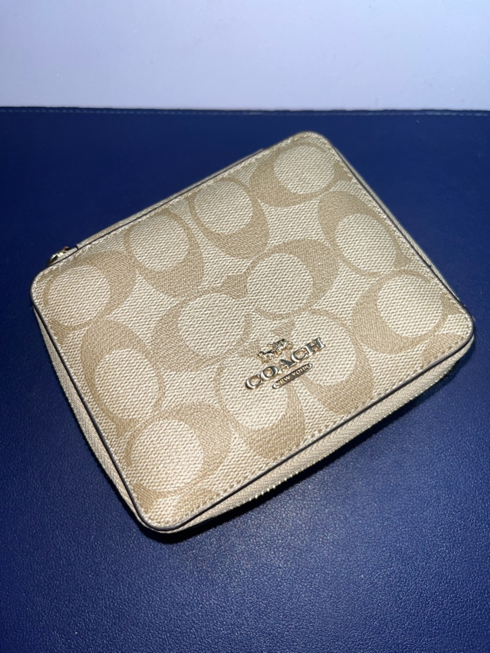 SOLD -  COACH Signature Canvas Jewelry Case - Picture 3 of 11